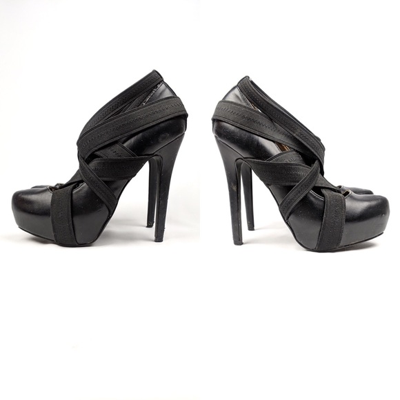 3/$20 Colin Stuart Strappy Black Heels - Picture 5 of 8
